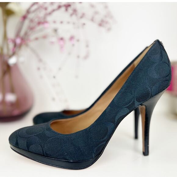 Coach NWB Caya Monogram Signature Logo Stiletto Heel Pumps Shoe Black Size 8.5 B - Picture 1 of 16